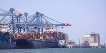 ميناء دمياط