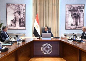 رئيس الوزراء يعقد اجتماعاً لبحث التوسع في إنشاء عدد من محطات الثروة الحيوانية الحديثة