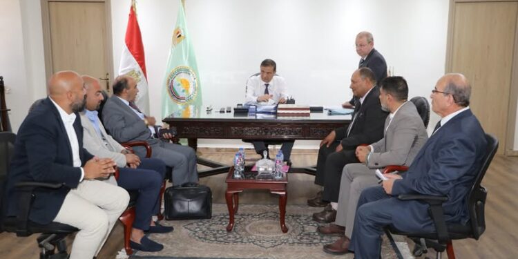 وزير الزراعة يبحث مع شعبة "بيض المائدة"