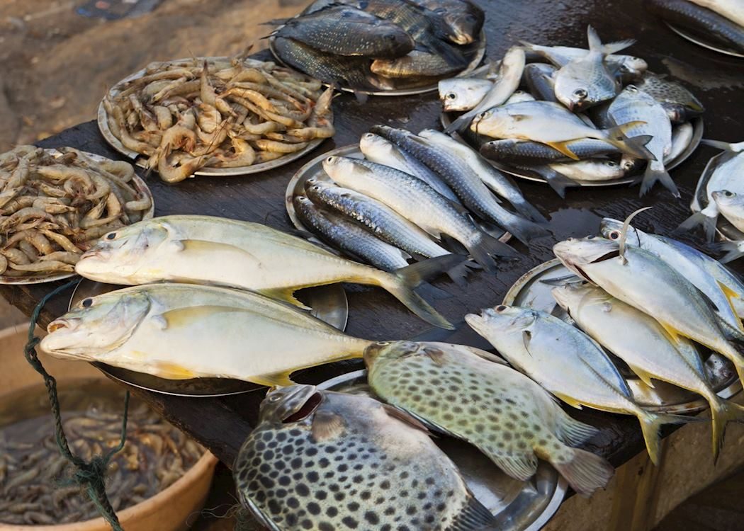 أسعار السمك اليوم الأربعاء بسوق العبور للجملة