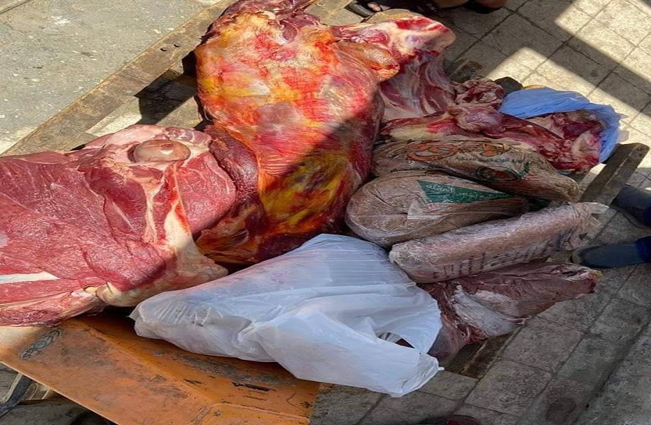 التحفظ على لحوم مجهولة المصدر و إعدامها بالأميرية