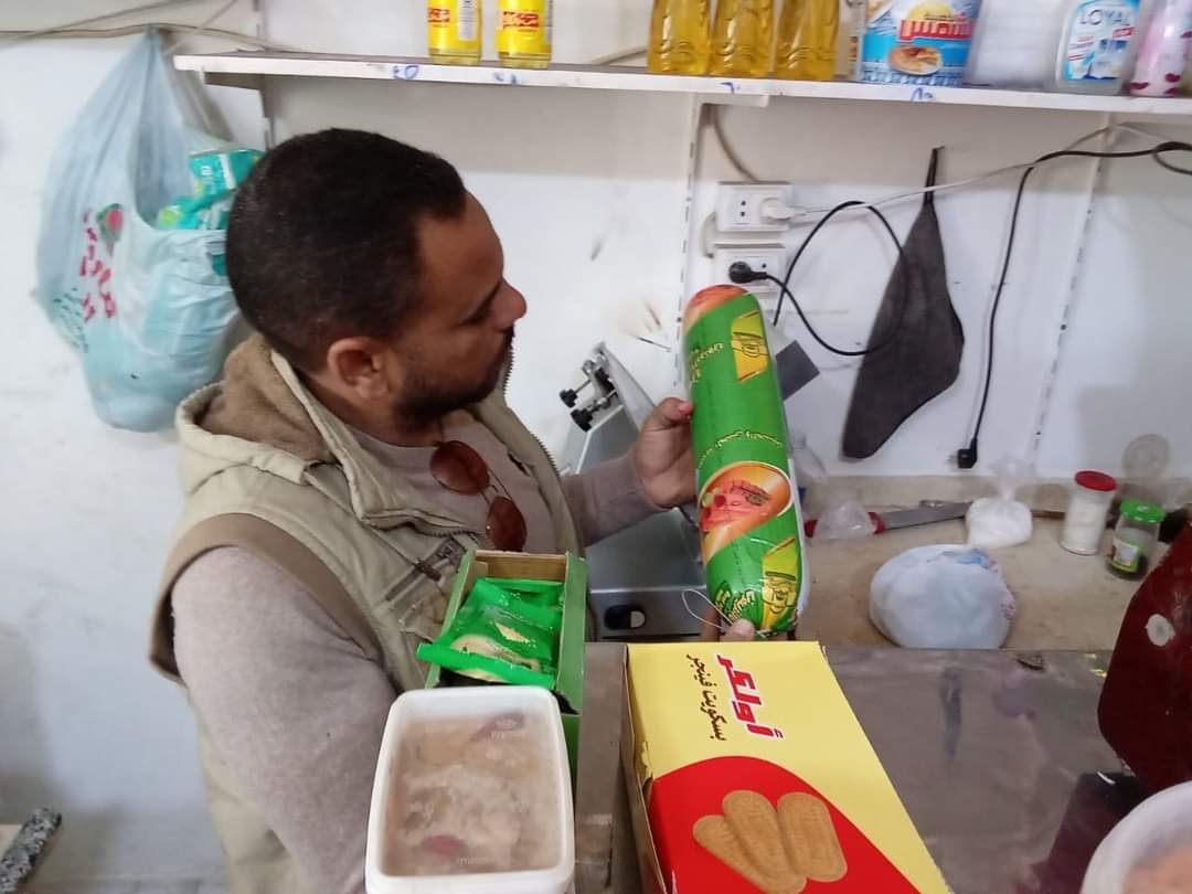 «بيطري البحر الأحمر» يشارك في حملة مكبرة على منافذ بيع السلع بالقصير