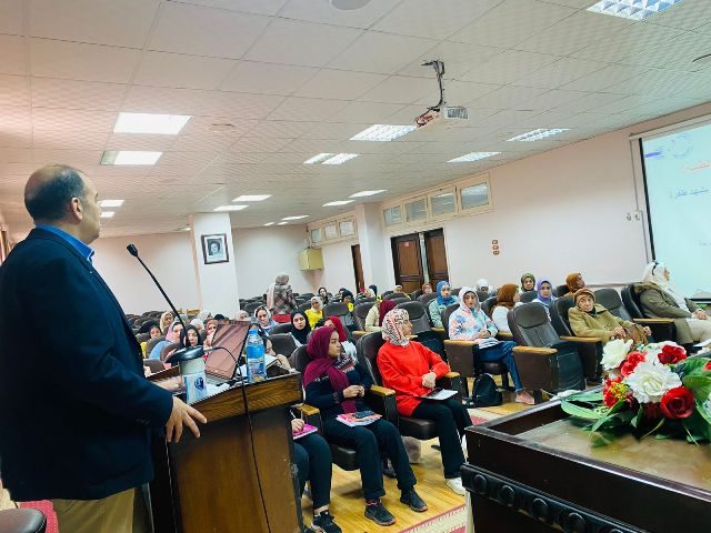 جامعة الزقازيق تنظم قافلة بيطرية لعلاج المواشي والطيور بـ"الديسة"