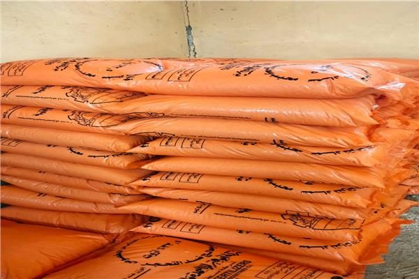 التحظ على 10 أطنان علف بمصنع دون ترخيص بالبحيرة