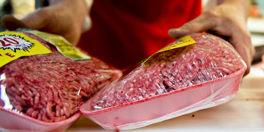 الولايات المتحدة تختبر عينات من لحوم البقر في أعقاب إصابة قطعان الألبان بأنفلونزا الطيور