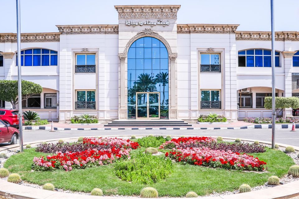 ميناء دمياط يستقبل 22700 طن ذرة