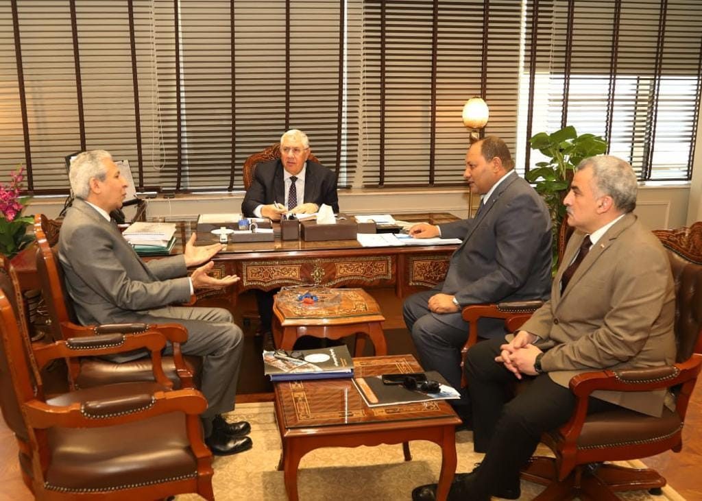 وزير الزراعة يتابع الموقف التنفيذى لاجراءات تنمية الثروة السمكية وزيادة إنتاجية الأسماك