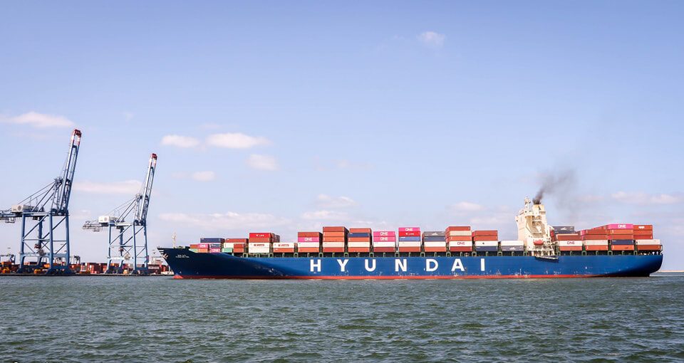 ميناء دمياط