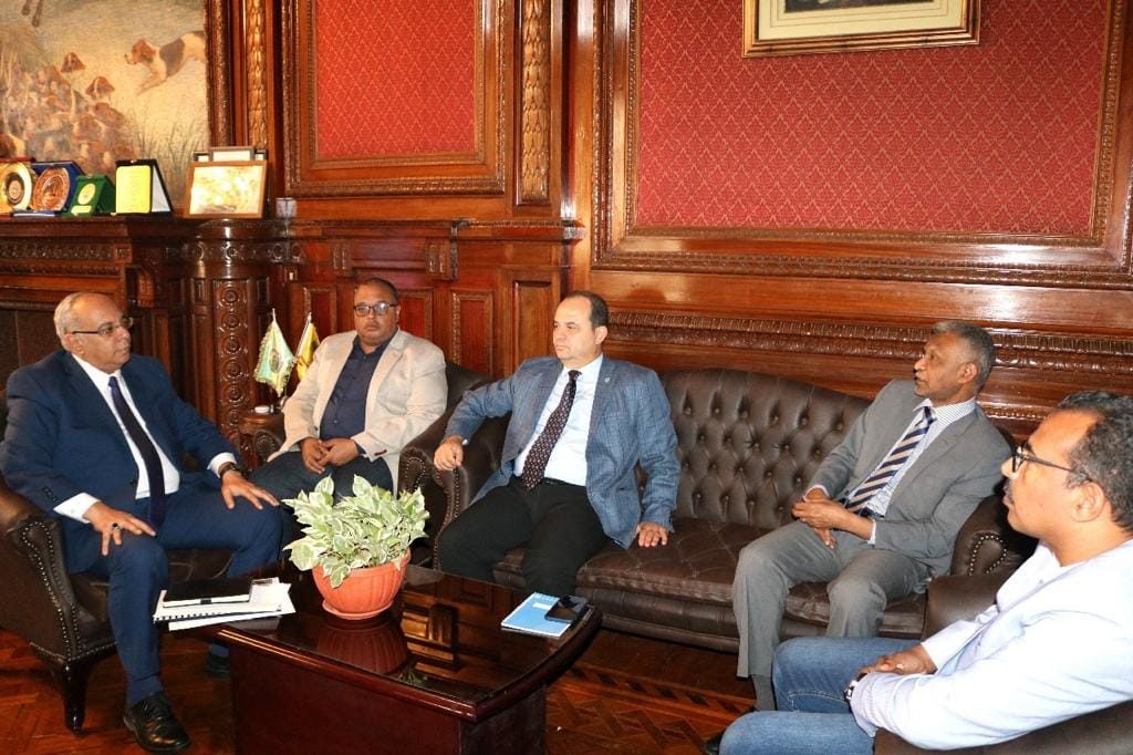 بحوث الصحراء و"الفاو" يبحثان سبل التعاون في أنشطة الإنتاج الحيوانى للإبل والأغنام واستخدام البدائل العلفية