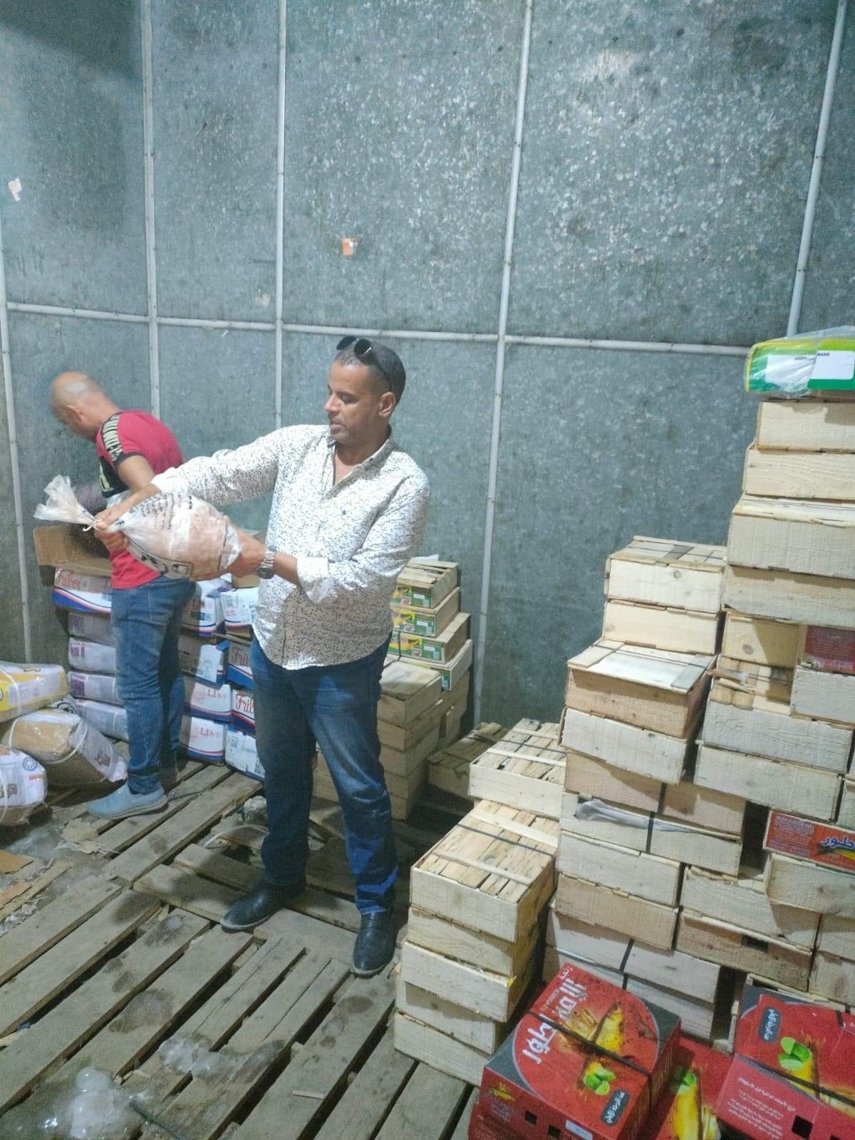 ضبط 1.5 طن مصنعات لحوم وأسماك فاسدة وغير صالحة للاستهلاك بالجيزة