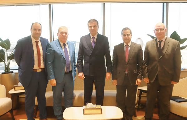 وزير الزراعة يبحث مع رئيس شركة ميفاك زيادة الإنتاجية من اللقاحات البيطرية