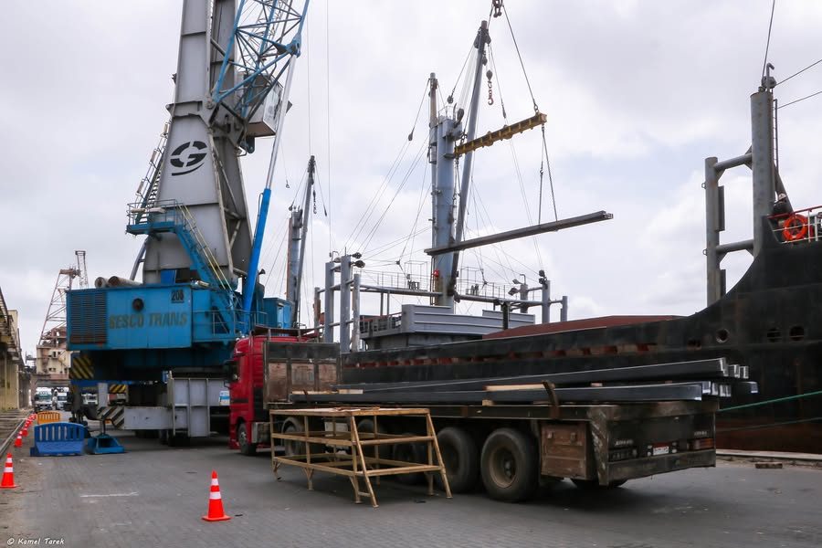 بينهم ذرة وقمح.. ميناء دمياط يستقبل 32065 طن بضائع