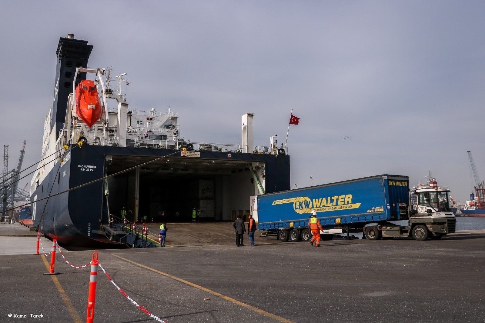 ميناء دمياط يستقبل 5589 طن ذرة و 7509 طن قمح