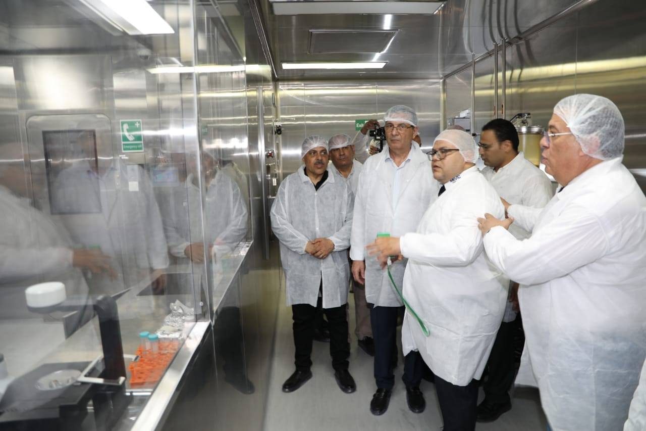 وزير الزراعة: الدولة تدعم توطين صناعة اللقاحات والأدوية كركيزة للأمن الصحي والغذائي