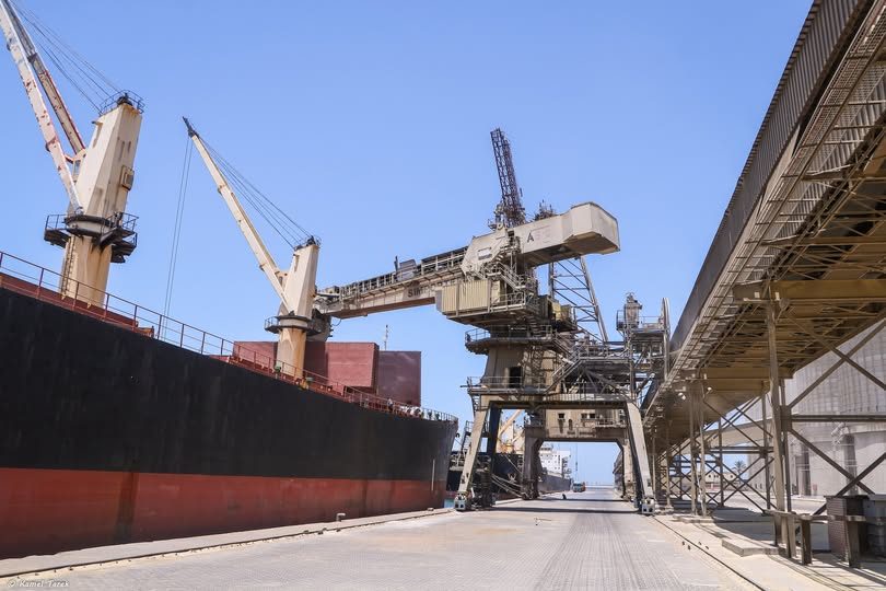 ميناء دمياط يستقبل 10774 طن ذرة و 9809 طن قمح