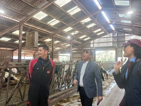 "الزراعة" تشارك في الدورة 34 لقمة تربية الماشية بفرنسا