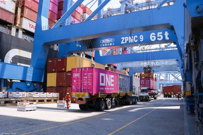 ميناء دمياط يستقبل 10698 طن فول صويا و 9835 طن ذرة