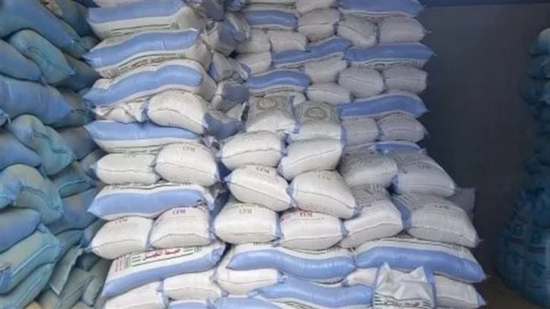 ضبط أكثر من 3 أطنان من العلف منتهية الصلاحية ومجهولة المصدر بالبحيرة