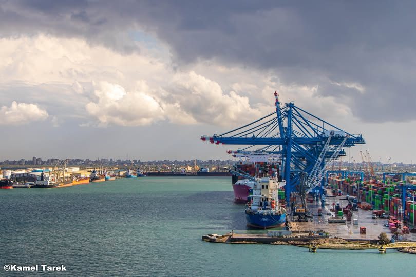 ميناء دمياط يستقبل 11810 طن ذرة خلال 24 ساعة