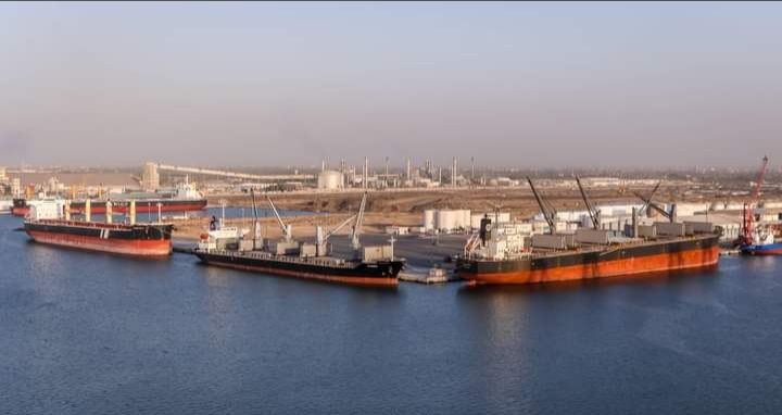 ميناء دمياط