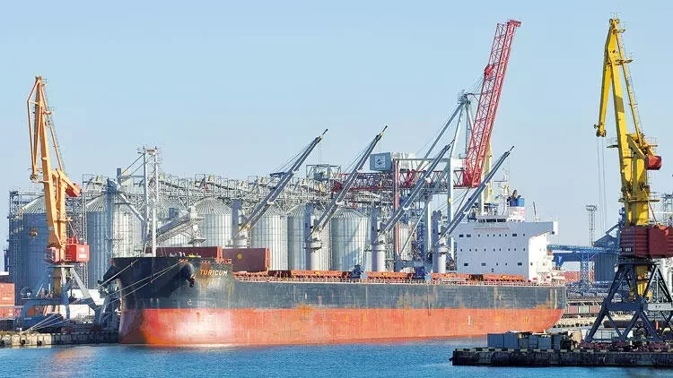 بلومبيرج: روسيا تسحب قابس اتفاق تصدير الحبوب الأوكرانية