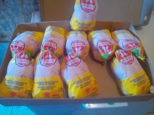 معفاة من الجمارك.. التموين تستورد 25 ألف طن دواجن برازيلي مجمدة