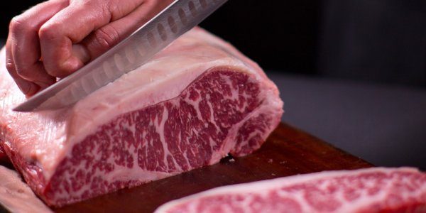 أسعار اللحم البقري العالمية تتجاوز 7 دولارات للكيلوجرام الواحد لأول مرة في التاريخ