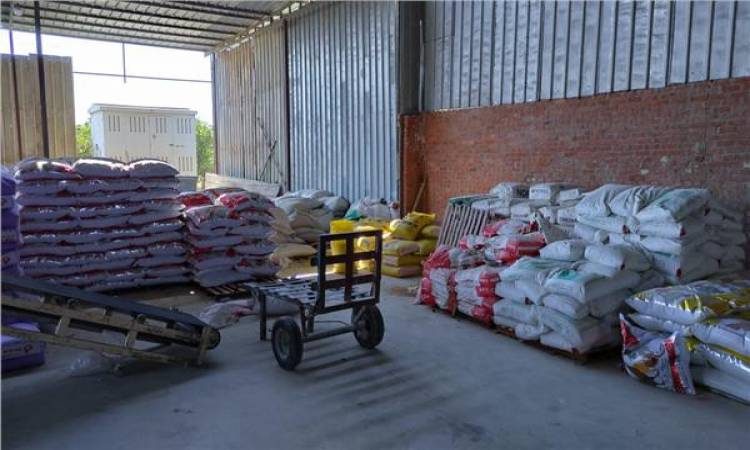 ضبط «مدشة أعلاف» بدون ترخيص خلال حملة مكبرة في المنوفية